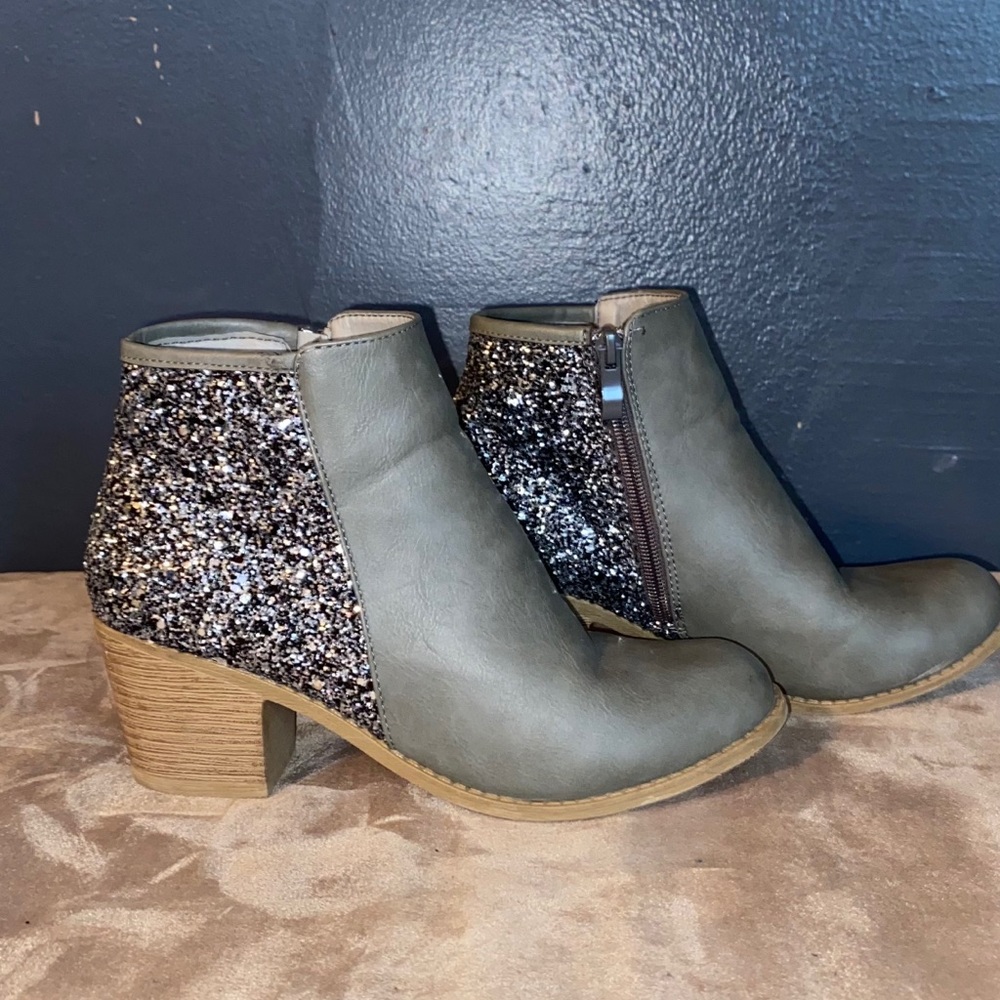 Grey Glitter Ankle Booties Size 6 Low Heel